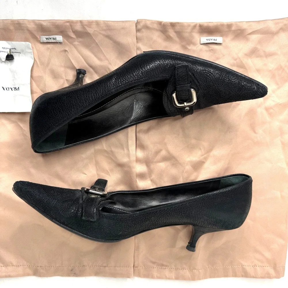 Prada Black Pebbled Leather Pointed Toe Buckle Kitten Heel Pumps 38.5 Italy - Picture 3 of 10